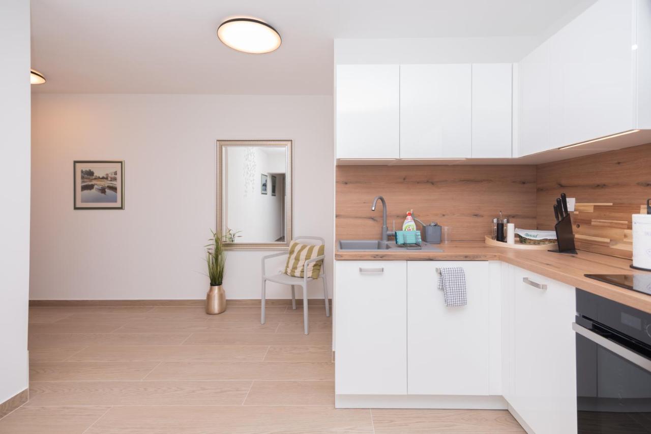 Apartment Emmi Omiš Zewnętrze zdjęcie