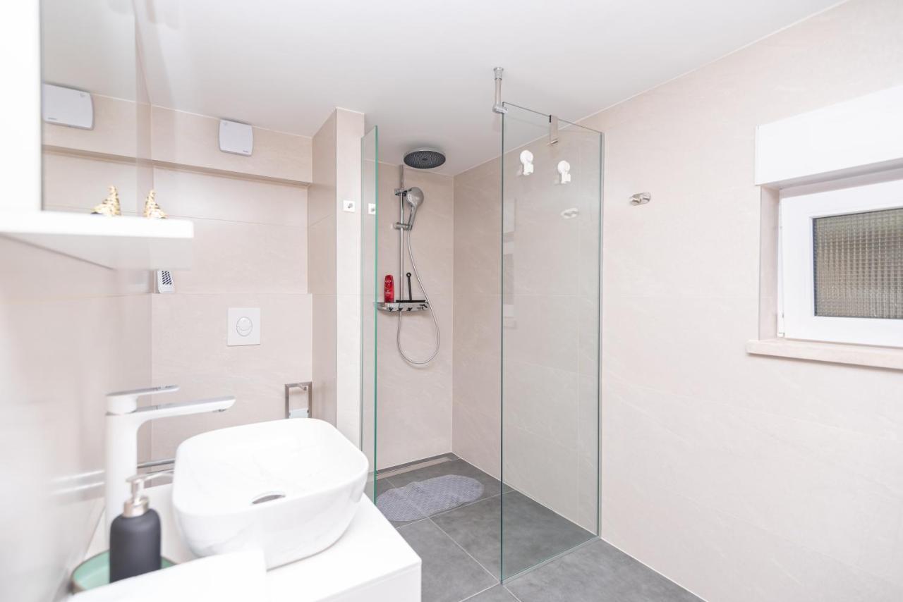 Apartment Emmi Omiš Zewnętrze zdjęcie